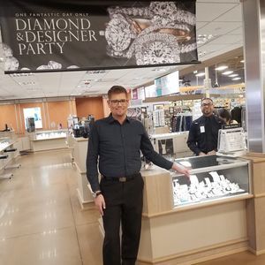 Meet your Posher, Kevin